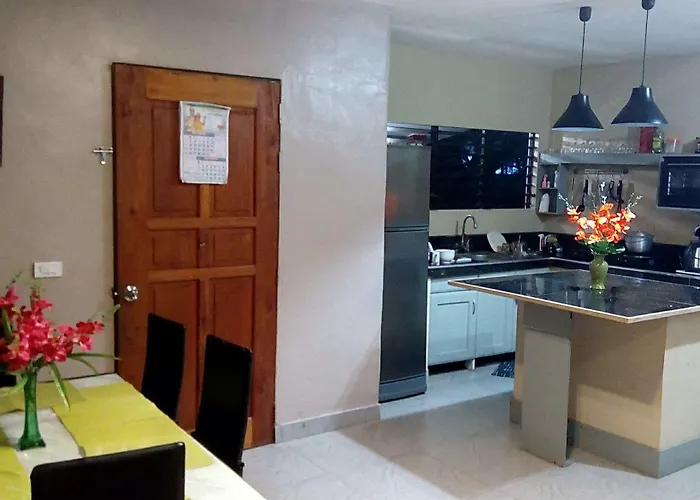 Ferienhaus House Banaba Tree Samboan